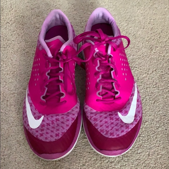 Nike Shoes - nikes
